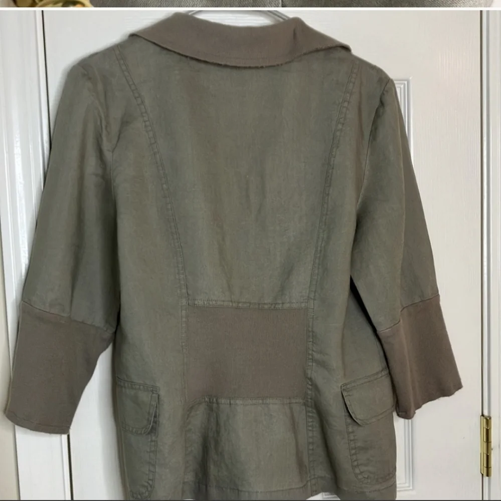 Women's XCVI 3/4 Sleeve Army Green Ruched Front Stretch Panel Jacket - Picture 4 of 6